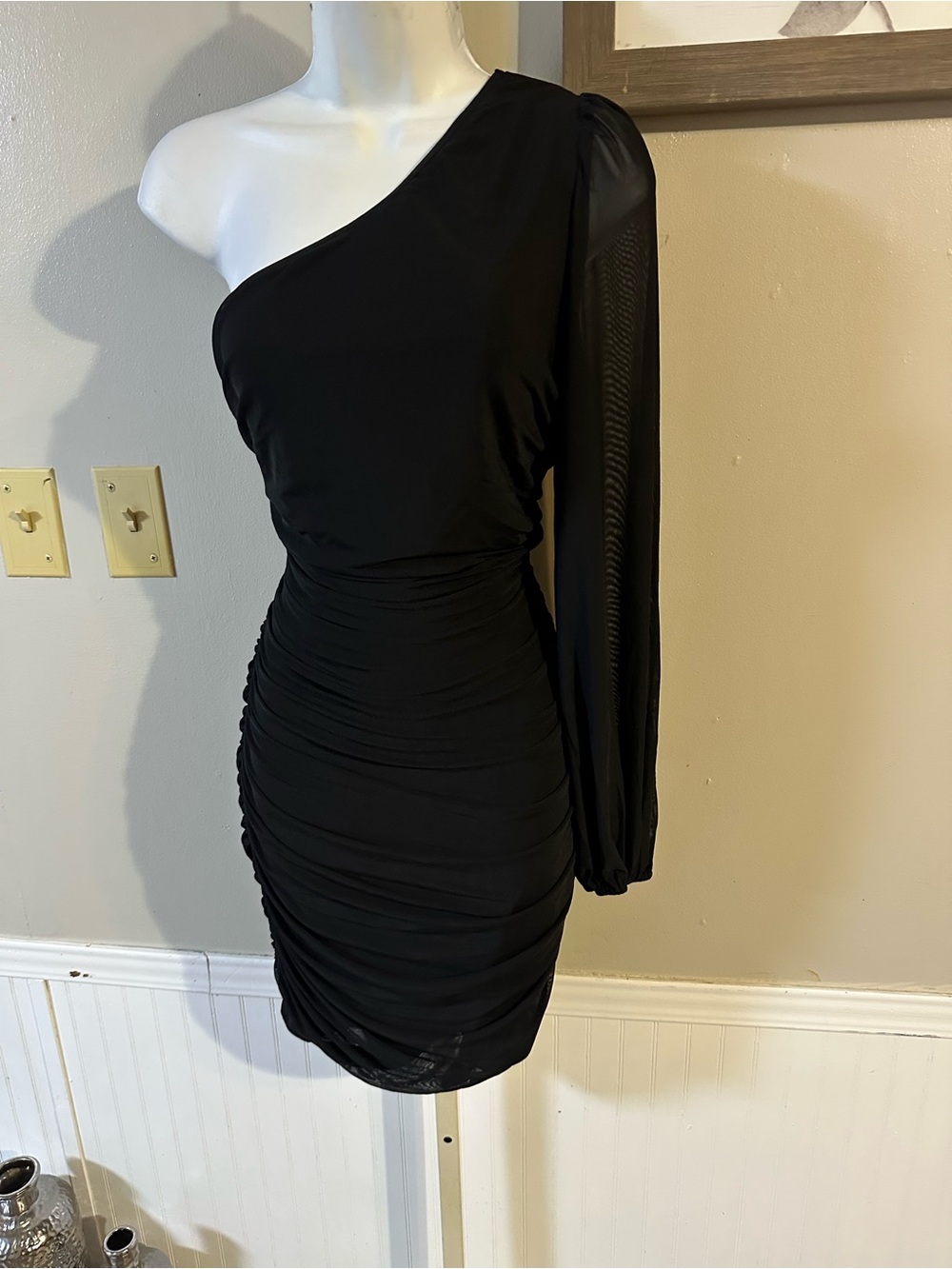One-Shoulder Black Ruched Mini Dress - Picture 5 of 8